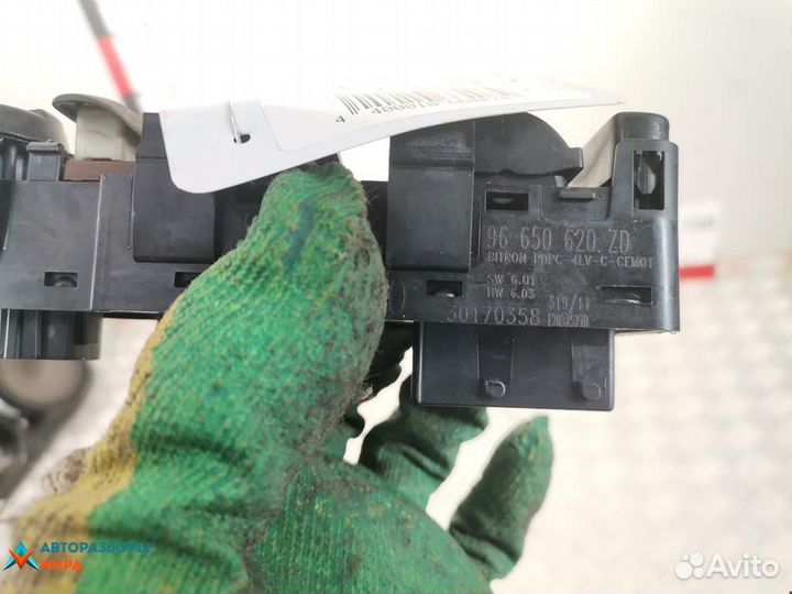 Блок управления стеклоподъемниками Peugeot 3008