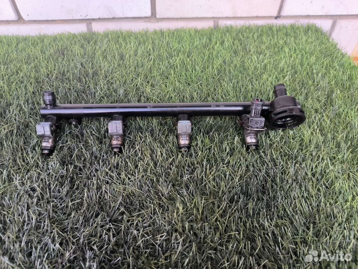 Топливная Рампа с форсунками Renault Megane 1