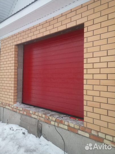 Секционные ворота