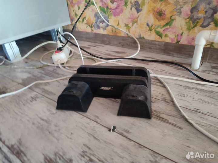 Sony playstation 4 slim 1tb с играми 2 джостика