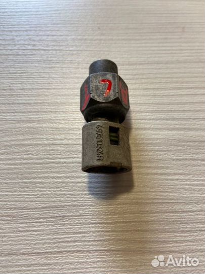 Датчик давления масла Renault Duster