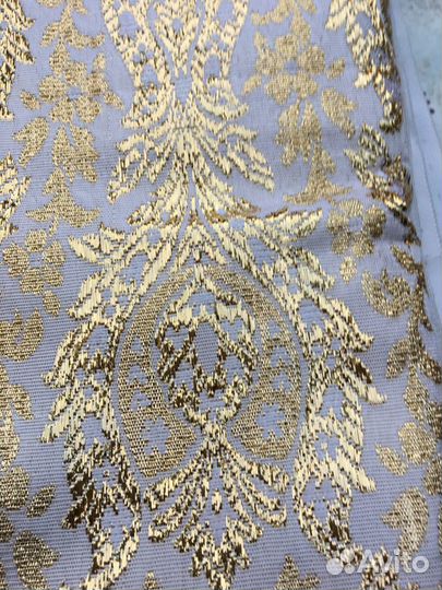 Отрез ткани парча