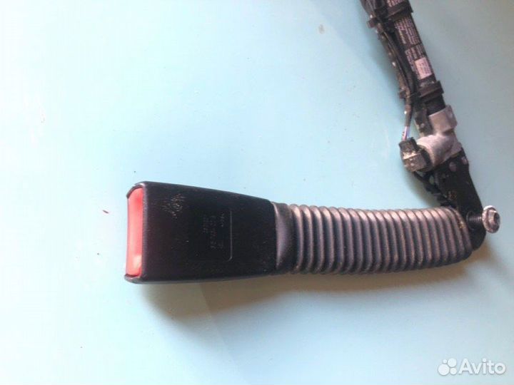 Ответная часть ремня безопасности передняя правая