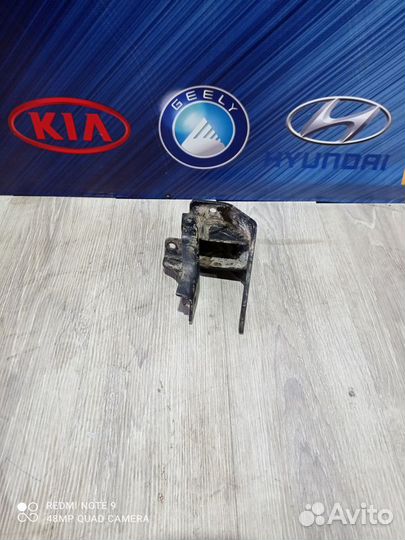 Кронштейн опора крепления кпп коробки передач Geel
