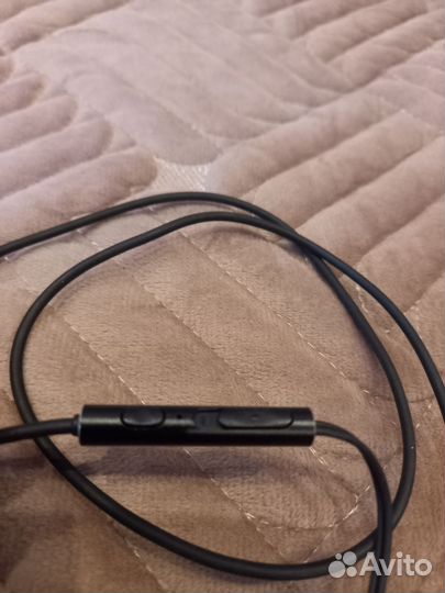 Проводные наушники