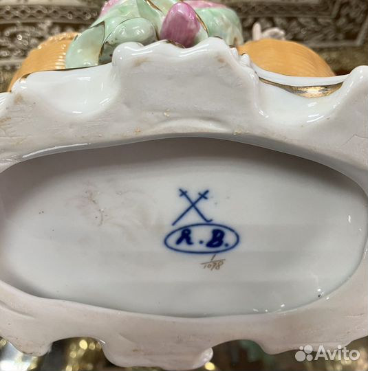 Фарфор статуэтки «Мейсон»