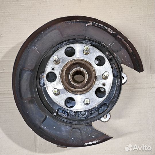 Кулак задний левый Kia Sportage 2 Hyundai Tucson 1