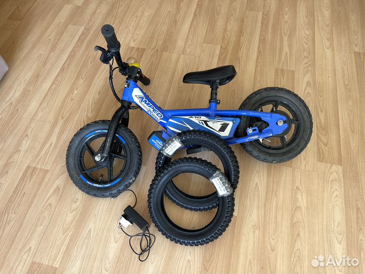 Беговел электрический Amped-10