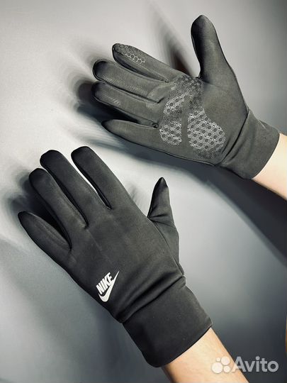Перчатки Nike