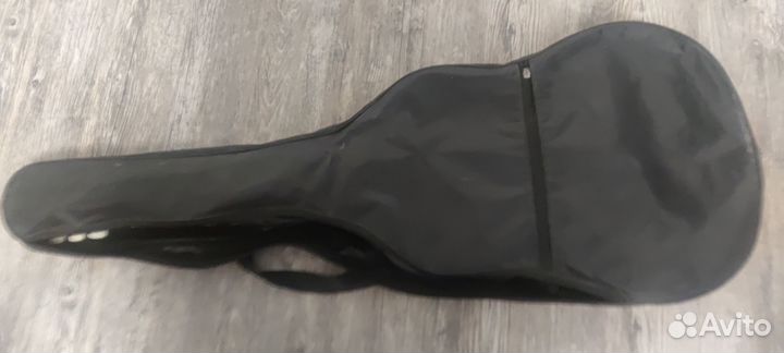 Гитара с чехлом