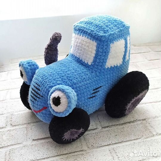 Вязаный синий трактор, плюшевая игрушка