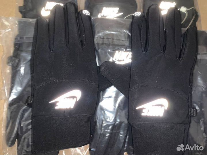 Перчатки Nike