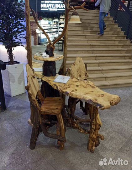 Барная стойка со стульями