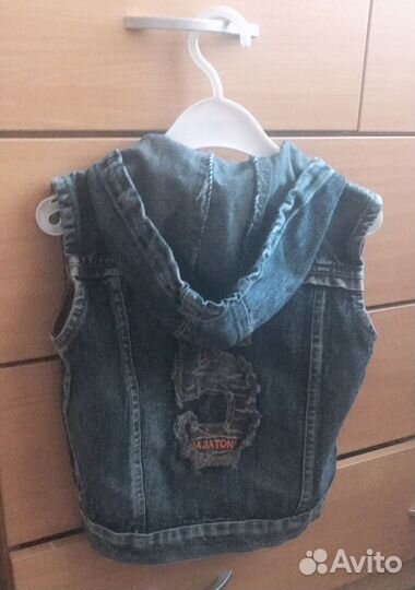 Детская джинсовая жилетка