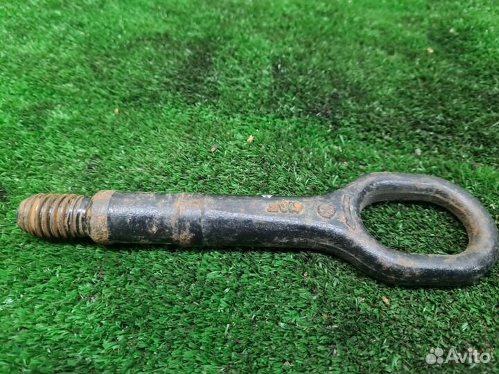 Крюк буксировочный Skoda Octavia (A5 1Z) 2004-20