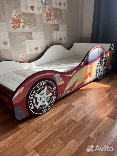 Кровать машина