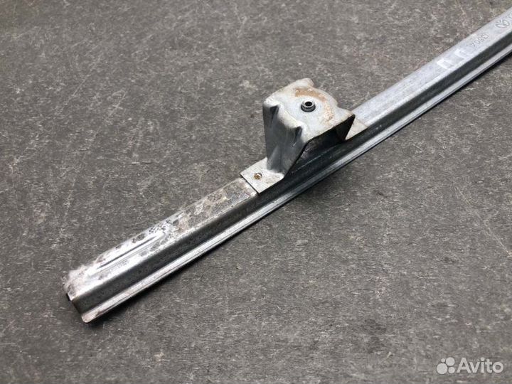 Направляющая стекла передняя правая Chevrolet Viva