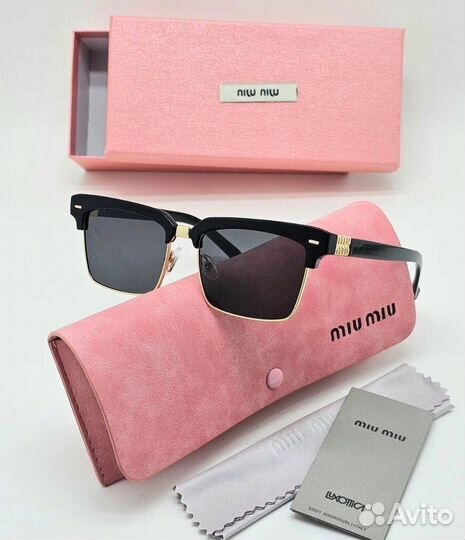 Солнцезащитные очки Miu Miu