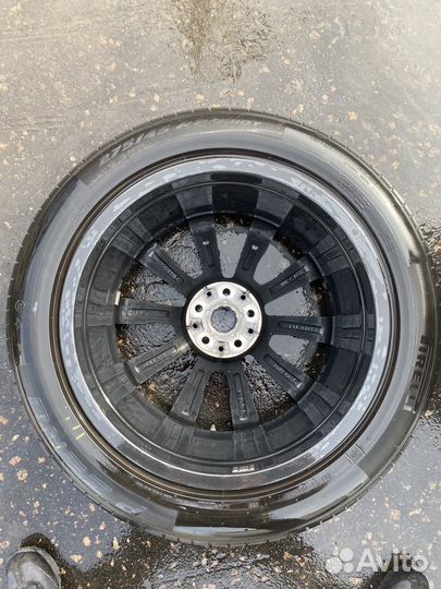 Pirelli P Zero 275/45 R20 и 305/40 R20