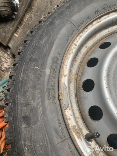 Bridgestone Ice Cruiser 5000 215/65 R16