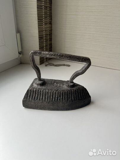 Утюг чугунный старинный