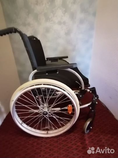 Продам инвалидную коляску