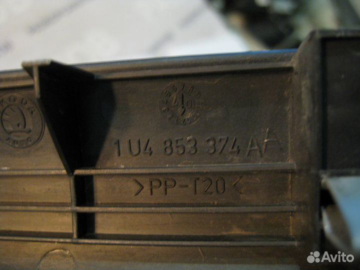 Накладка порога (внутренняя) правая Skoda Octavia