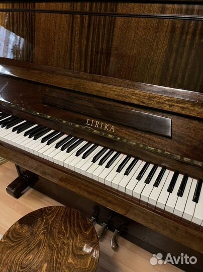 Пианино Lirika