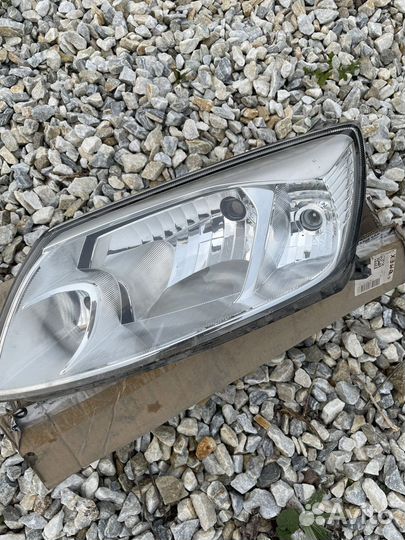 Фара левая Лада Гранта