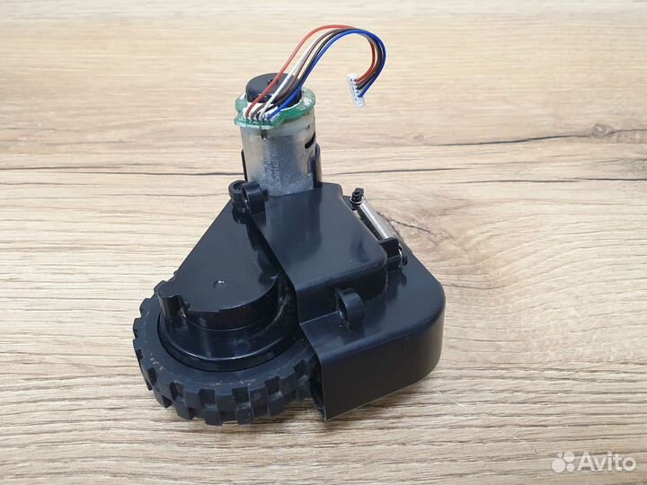 Правое колесо в сборе для роботов пылесосов Tefal