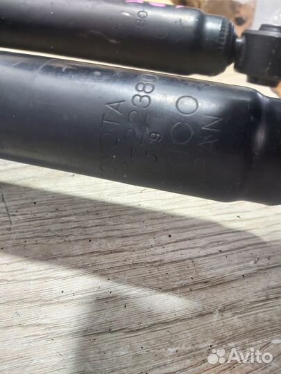 Стойки передние пара Toyota Mark II LX90