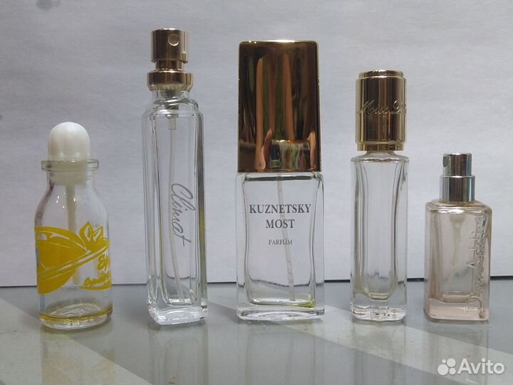 Стеклянные бутылочки из-под парфюма