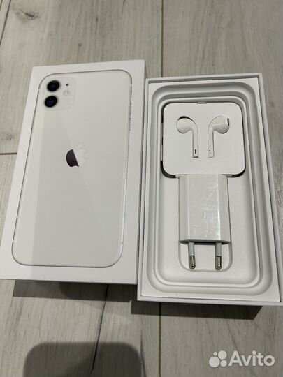 Телефон iPhone 11 64gb