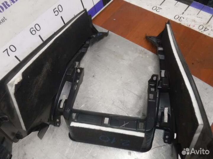 Центральная консоль передняя Toyota Lc Prado 120