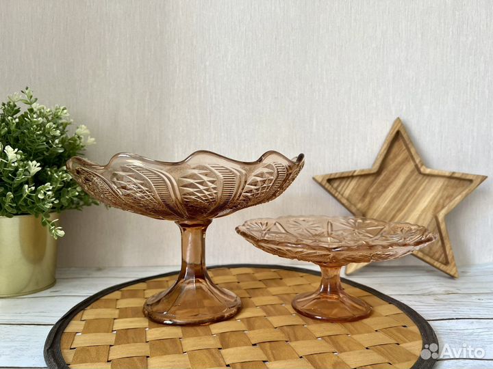 Ваза для фруктов на ножке цветное стекло СССР