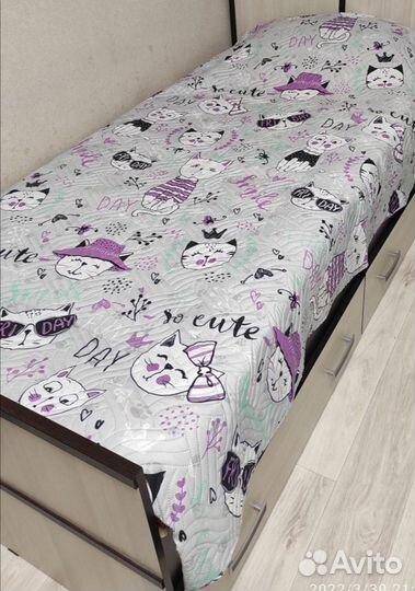 Покрывала одеяла новые разные