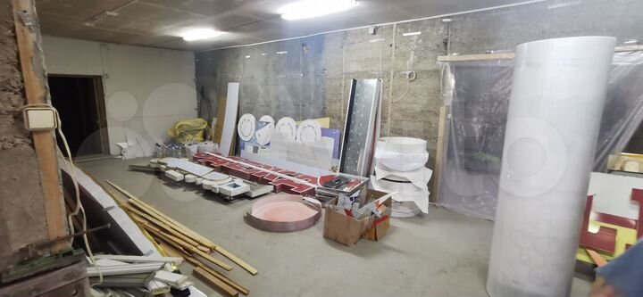 Здание, 1000 м²