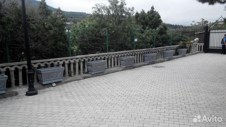 Вазон для цветов