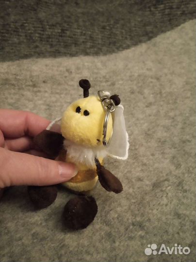 Брелок пчелка