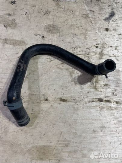 Патрубок системы охлаждения Audi A8 4D2 AUW