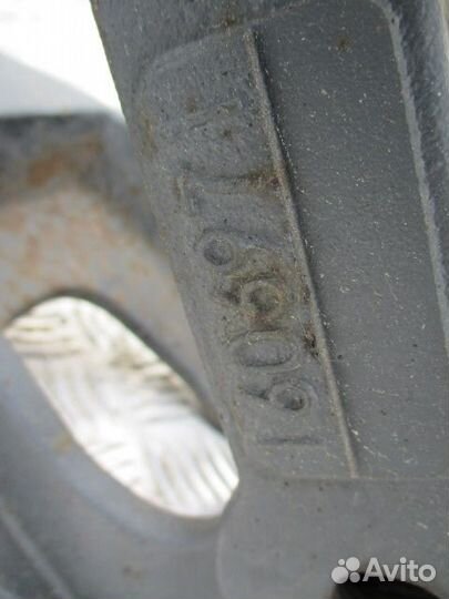 Кронштейн передней рессоры правой DAF 1606971