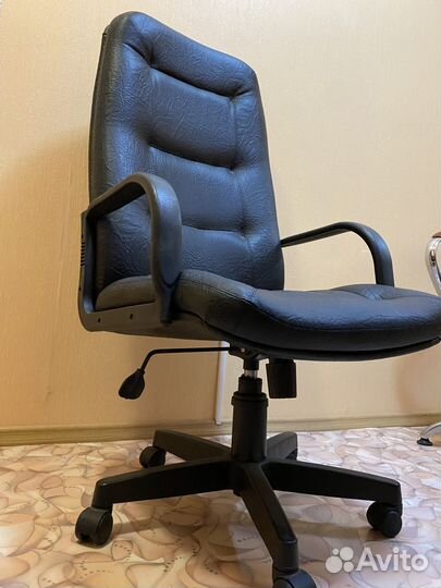 Компьютерное кресло