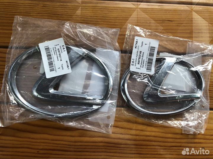 2 оригинальных знака от Lexus LX570