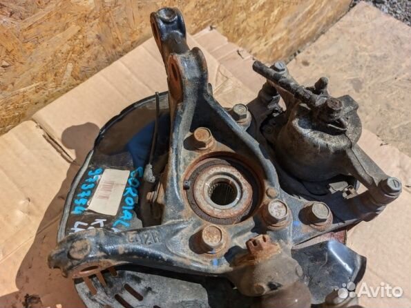 Поворотный кулак диск ступица Toyota corolla E210