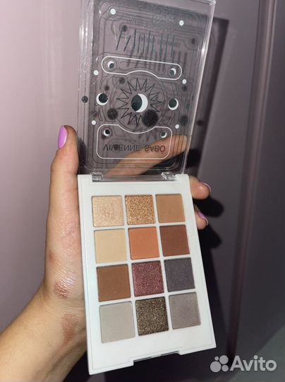 Палетка теней vivienne sabo