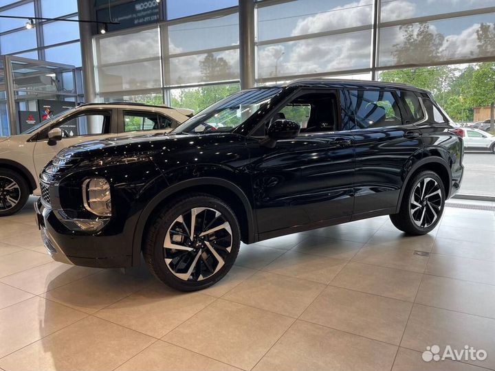 Mitsubishi Outlander 2.5 CVT, 2023