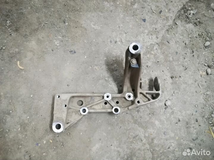 Кронштейн переднего рычага Шкода Октавия А5 2011г