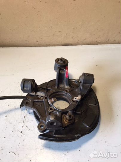 Кулак задний левый Suzuki Grand Vitara