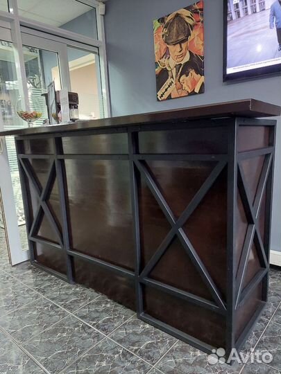 Стойка ресепшен