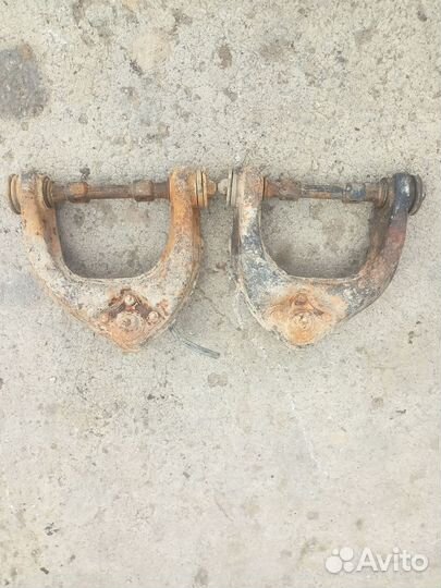 Рычаг верхний передний Mitsubishi Pajero